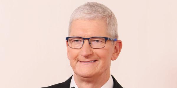 看看蒂姆·庫克(Tim Cook)著名的“給你媽媽買一部iPhone”的妙語，這句話引起了司法部的注意